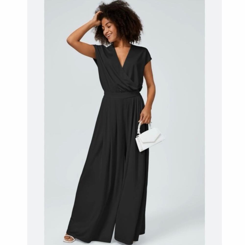 Halara Easy Peezy Black Wide Leg Waffle Jumpsuit Size Small EUC V Neck Pockets - Picture 1 of 10